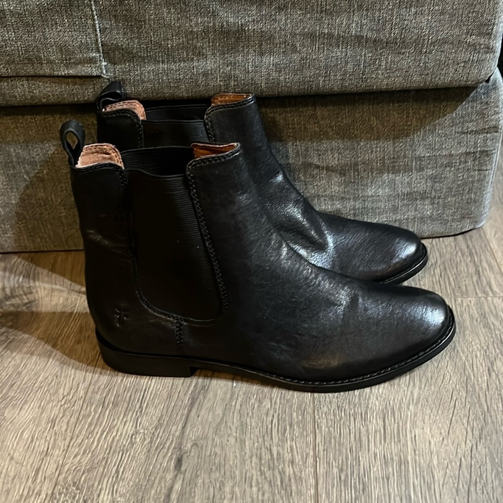 Women’s FRYE boots model 3479259–BLK SIZE 6M